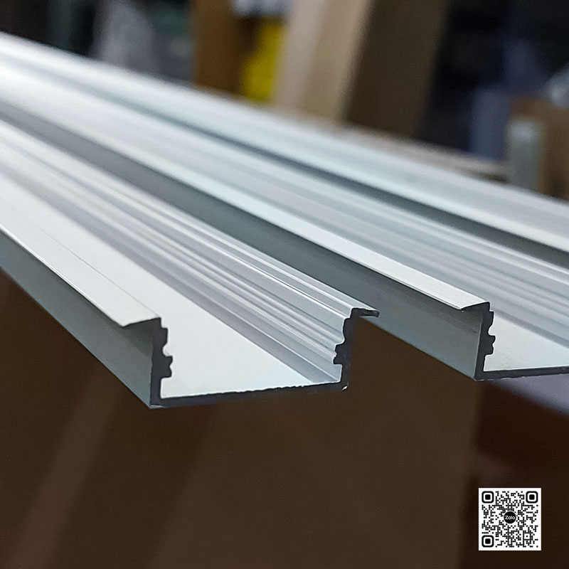 Nhôm nguyên khối